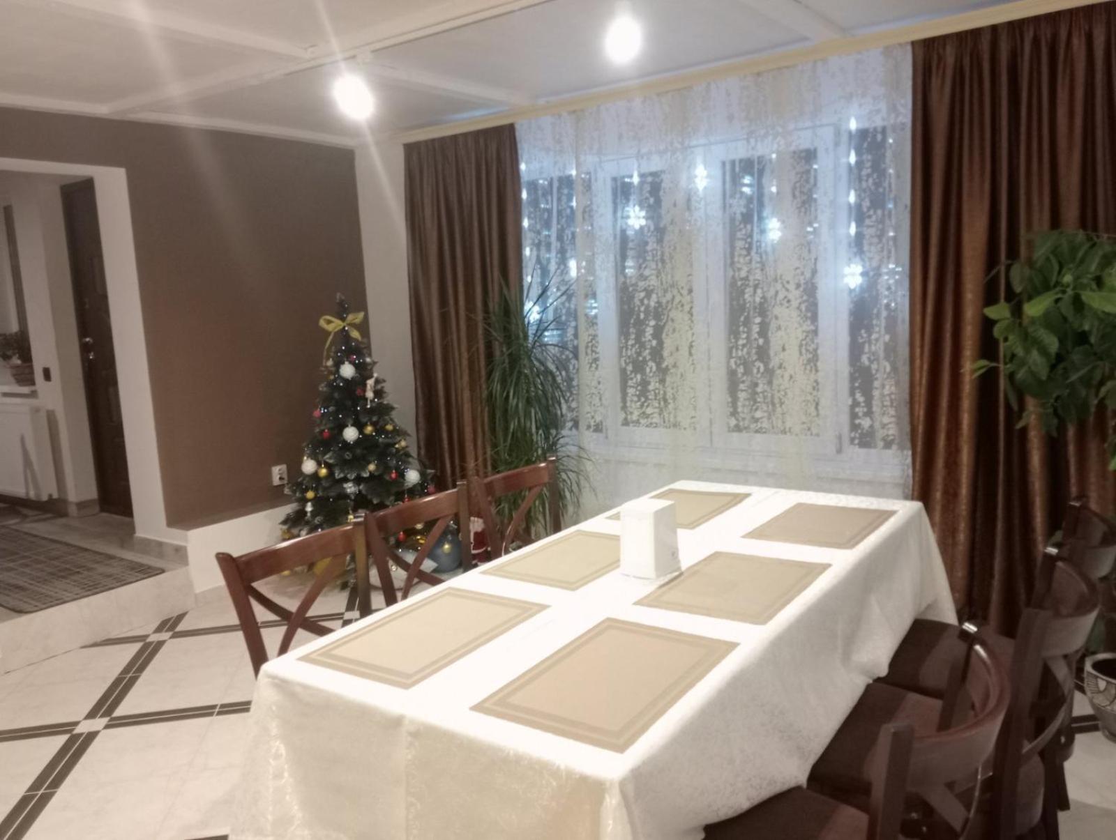 فندق Pid Skeleyu لازيتشينا المظهر الخارجي الصورة